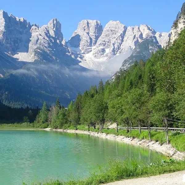 Lake Landro and the peaks of the Val di Landro