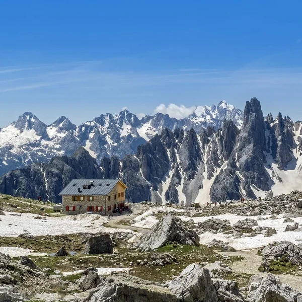 Refuge Lavaredo dans les Dolomites